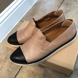 Andre Assous flats shoes